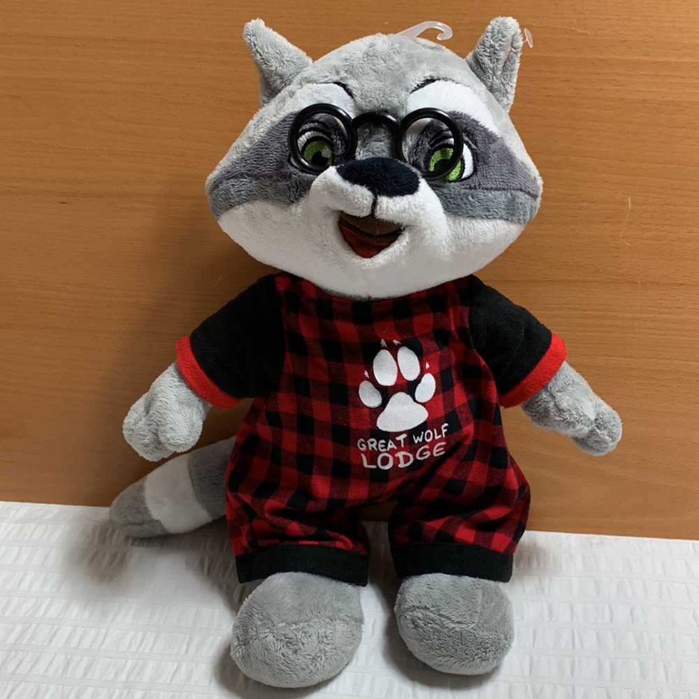 15” Oliver Raccoon Great Wolf Lodge Plush Mascot by Fiesta